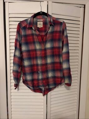 American Eagle Outfitters Red and Navy Plaid Boyfriend Fit Shirt